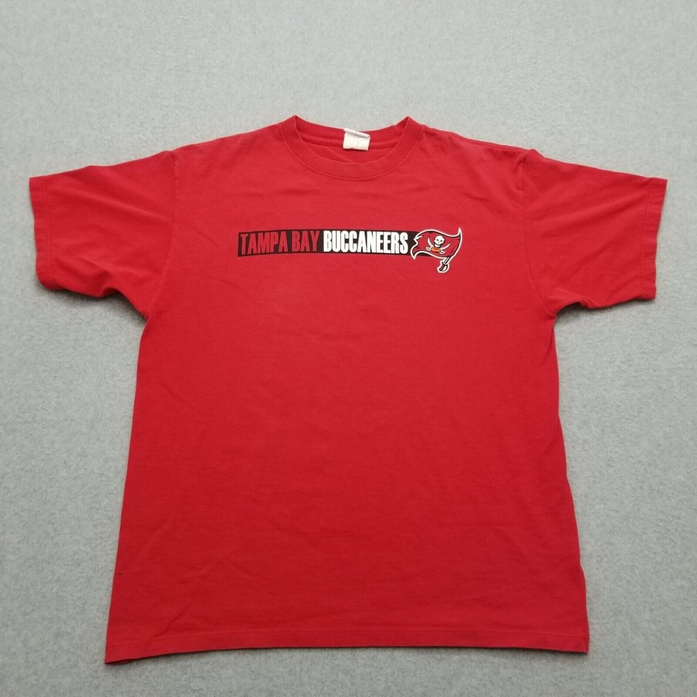 Tampa Bay Buccaneers Shirt Mens Red Large Short Sleeve Crew Neck Made‎ In USA